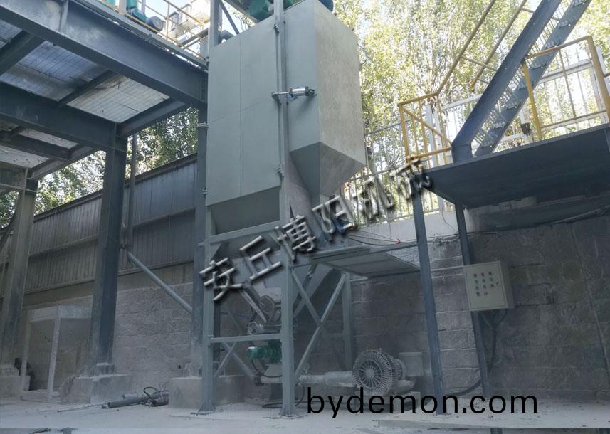 工业盐吨袋拆包机为什么能均匀下料？