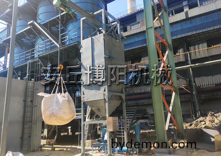 硫酸铵吨袋拆包机为啥被广泛应用于袋装粉粒物料？