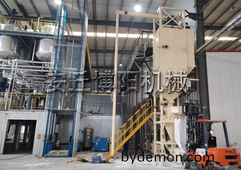 安丘博阳机械碳酸钙吨袋拆包机是如何工作的呢？