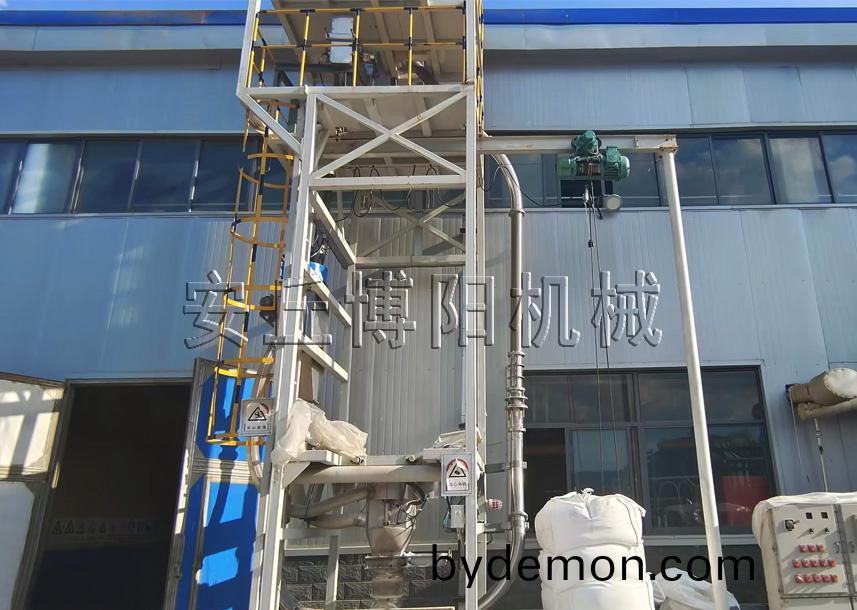 滑石粉吨袋拆袋机的配套设备有哪些呢？