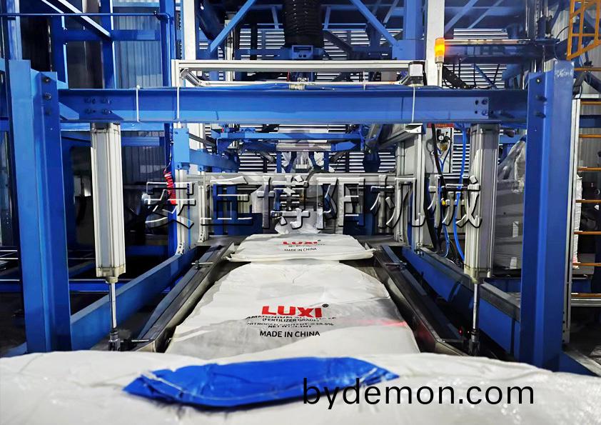 电阻料全自动吨袋包装机的工作步骤和特点是什么？