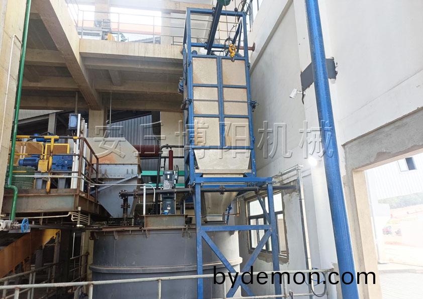 焦粉吨袋拆包机工作原理和性能优势有哪些?